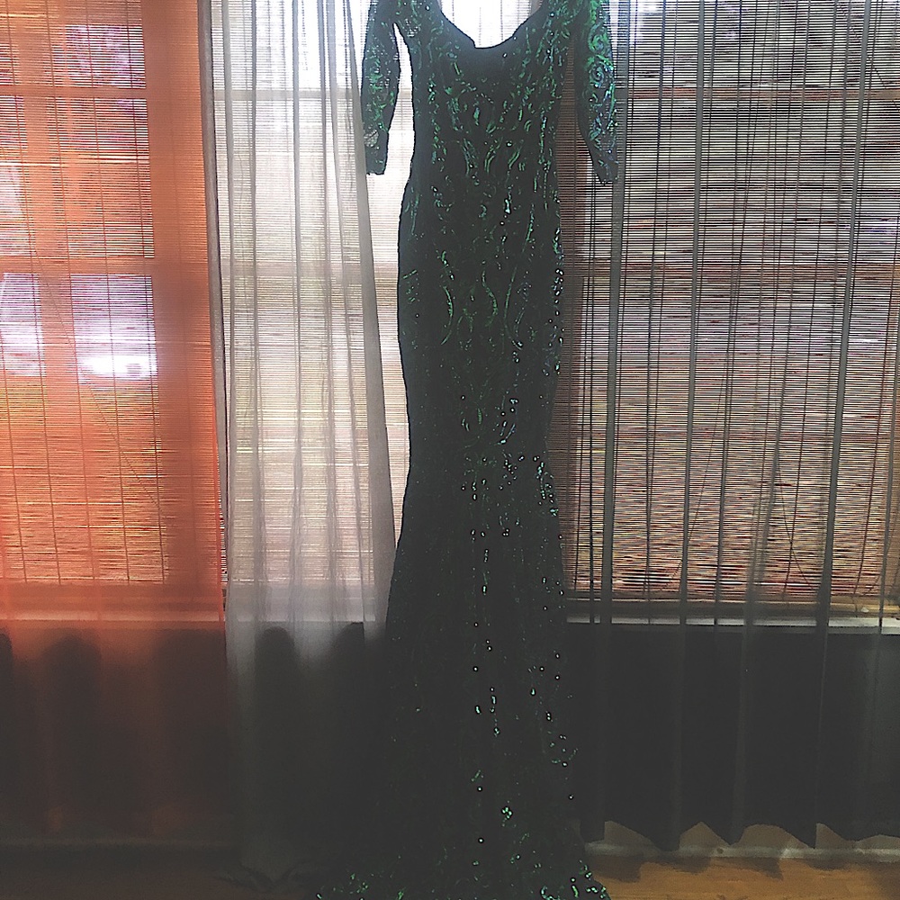 Tailor made- Black/Emerald long Sequins dress